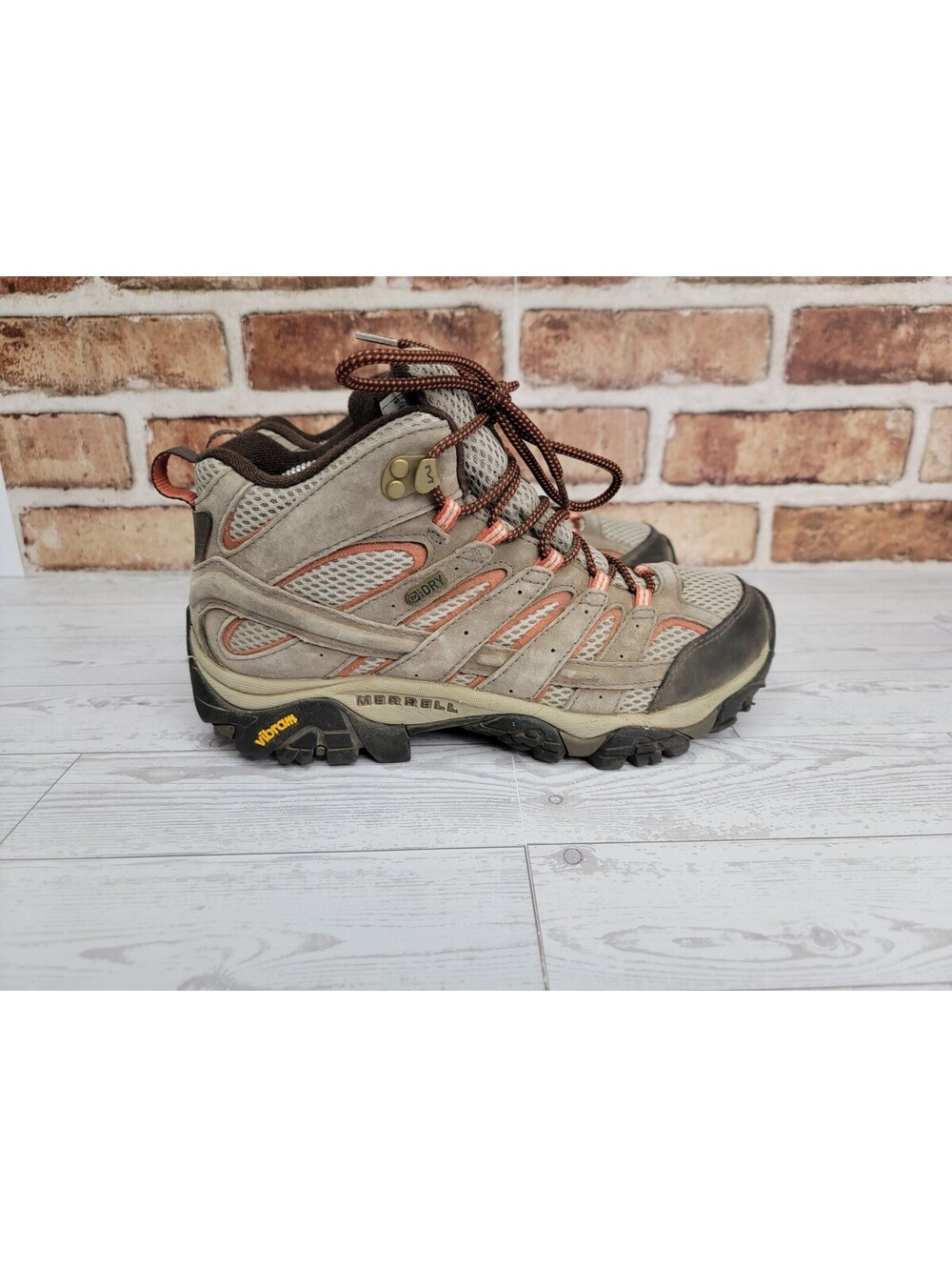 Merrell Moab 2 Mid Womens 9.5 Waterproof Vibram Hiking Boot Walnut J06058